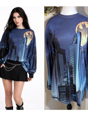 DOLLS KILL x DC Batman Symbol Gotham City Comic  Long Sleeve Shirt ~Small💛